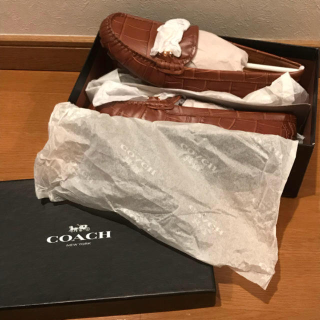 COACH(コーチ)のcoach クロコダイル調 レザー ローファー レディースの靴/シューズ(ローファー/革靴)の商品写真