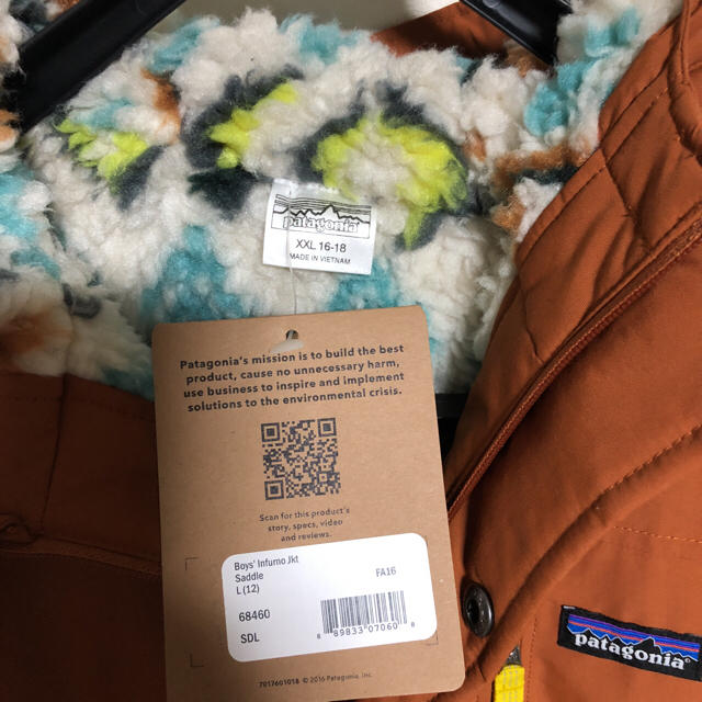 patagonia(パタゴニア)のサンムーン様専用   Patagonia jkt  ボーイズ16→18 レディースのジャケット/アウター(その他)の商品写真