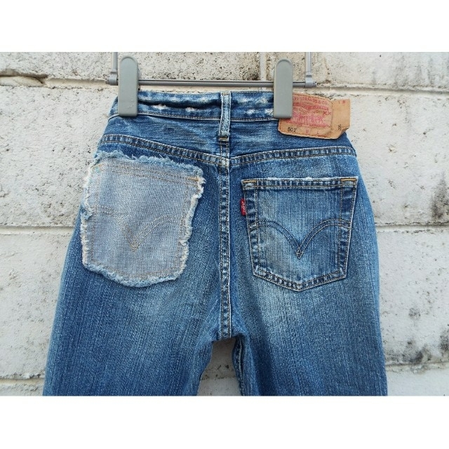 Levi's(リーバイス)のリーバイス　ジーンズ　501 レディースのパンツ(デニム/ジーンズ)の商品写真