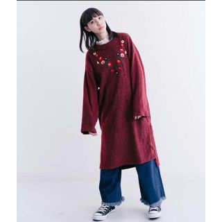 メルロー(merlot)のメルロー 起毛フラワー刺繍サイドスリットチュニック (チュニック)