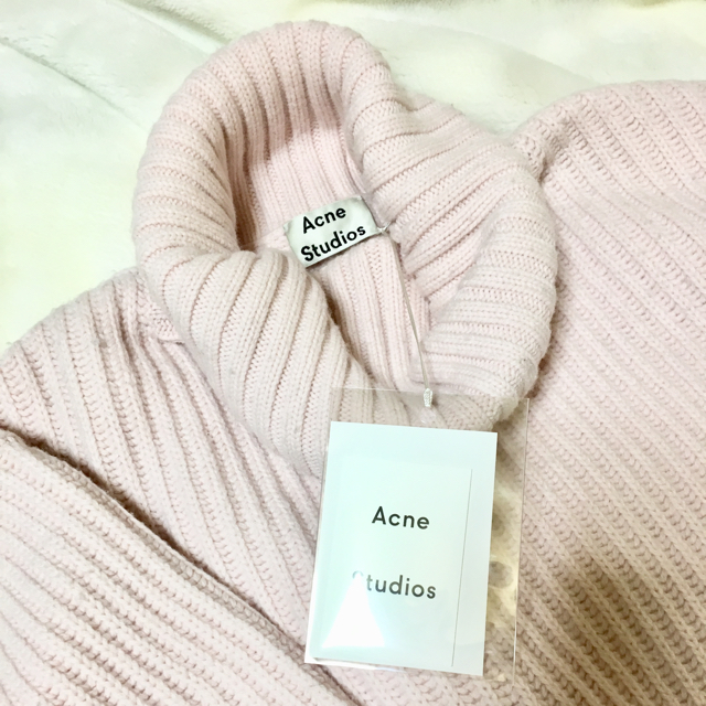 ACNE(アクネ)のACNE 幻のニット♪ピンク 激レア！美品セール❤️⭐️❤️ レディースのトップス(ニット/セーター)の商品写真