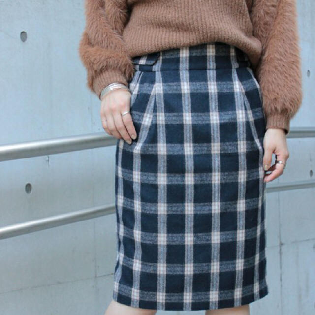mysty woman(ミスティウーマン)の ミスティウーマン シャギーチェックタイトスカート レディースのスカート(ひざ丈スカート)の商品写真