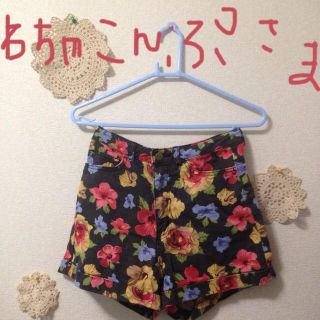 花柄ショーパン(ショートパンツ)