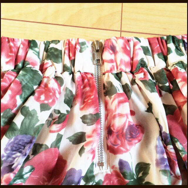 Avail(アベイル)の華やか♡花柄スカート レディースのスカート(ミニスカート)の商品写真