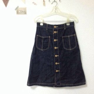 ダブルクローゼット(w closet)のw closet 前ボタンデニムスカート(ひざ丈スカート)