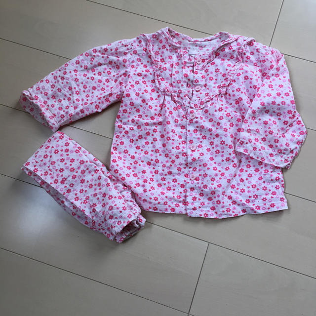 charm様専用  花柄  薄手のパジャマ キッズ/ベビー/マタニティのキッズ服女の子用(90cm~)(パジャマ)の商品写真