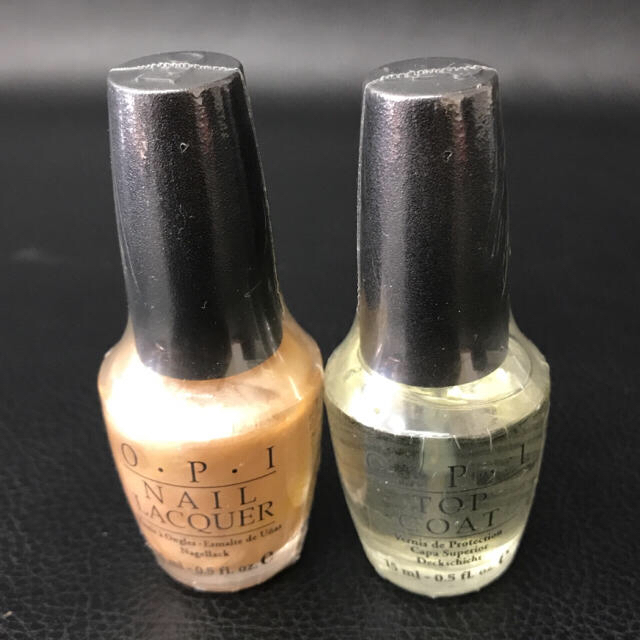 OPI(オーピーアイ)の新品 OPI ネイルラッカー トップコート セット カラー V03 15ml コスメ/美容のネイル(マニキュア)の商品写真