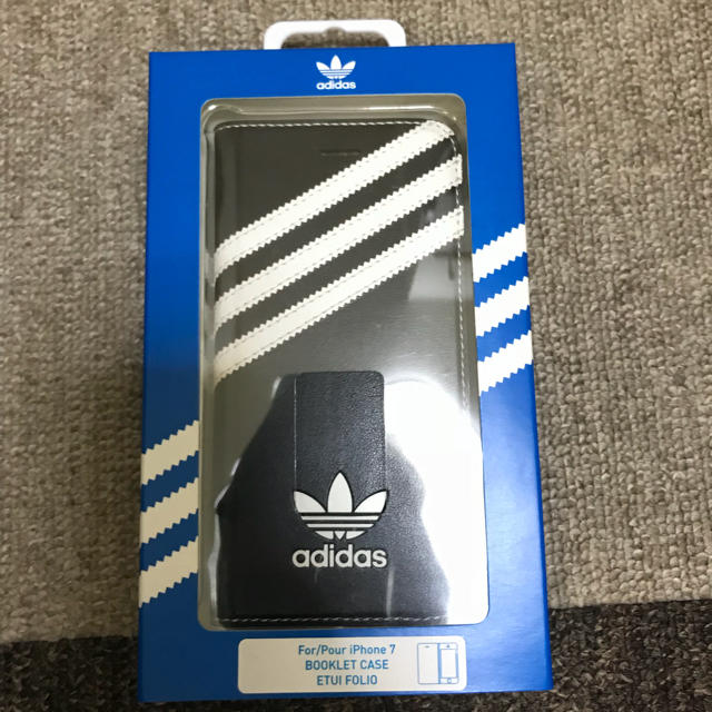 adidas(アディダス)のアディダスケース新品同様 スマホ/家電/カメラのスマホアクセサリー(iPhoneケース)の商品写真