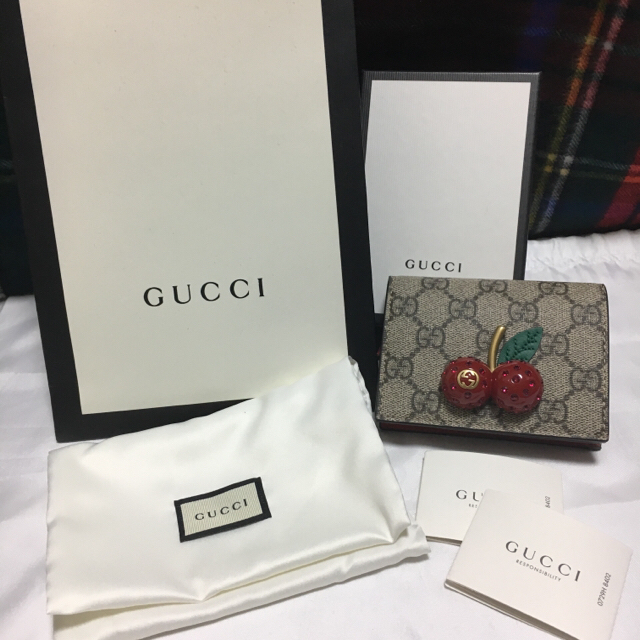 Gucci - 【GUCCI】チェリー付き GGスプリーム キャンバス カードケース
