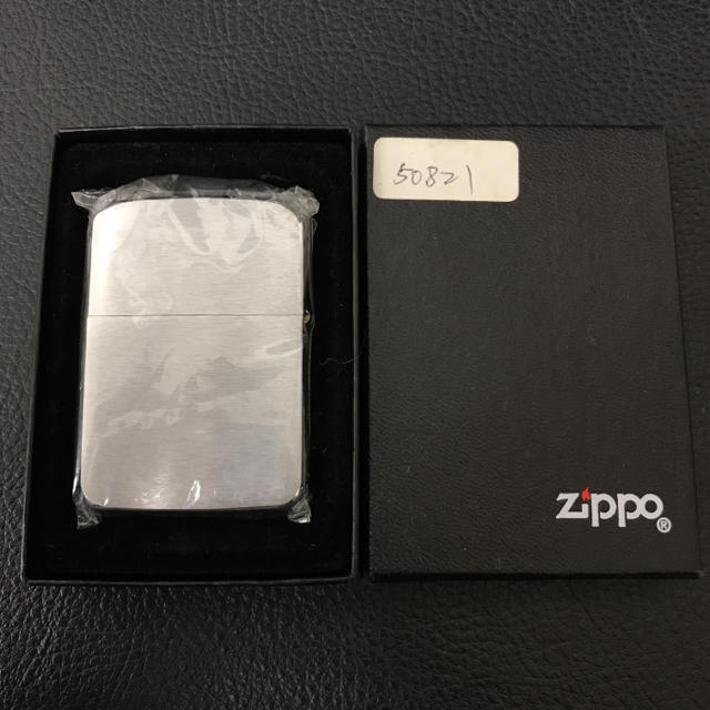 ZIPPO(ジッポー)のZIPPO ジッポーライター ヴィンテージ レプリカ 01年製 無垢 無地 メンズのファッション小物(タバコグッズ)の商品写真