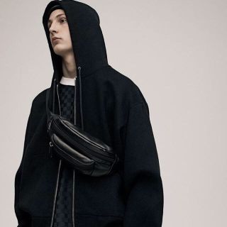 アレキサンダーワン(Alexander Wang)の値下げ中！アレキサンダーワン ボディバッグ(ボディーバッグ)