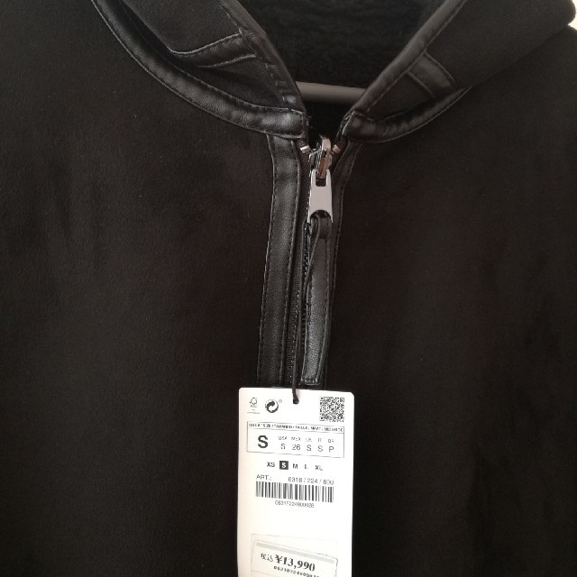 ZARA(ザラ)のZARA　新品　フェイクムートンコート黒Sサイズ レディースのジャケット/アウター(ムートンコート)の商品写真