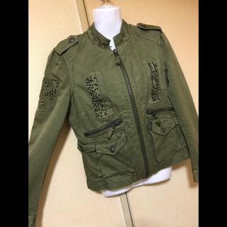 ザラ(ZARA)のザラ ZARA ミリタリージャケット 迷彩 スタッズ khaki カーキ(ミリタリージャケット)