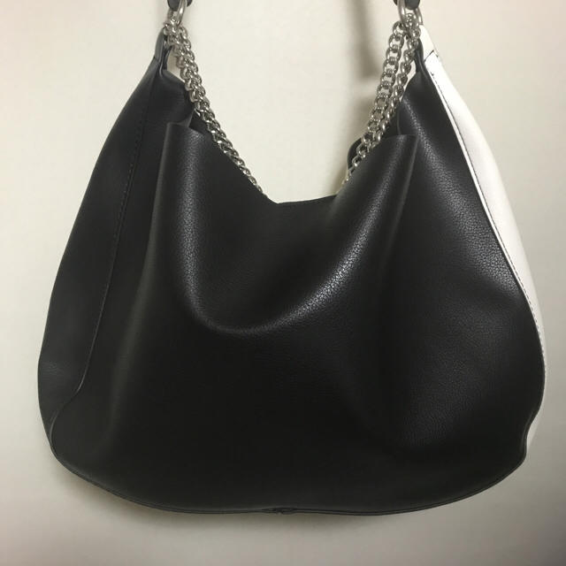 ZARA(ザラ)の今期 zara  バイカラー ショルダー バッグ 未使用品 レディースのバッグ(ショルダーバッグ)の商品写真