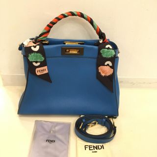 FENDI(ブラック/黒色系)のフリマアイテム一覧 FENDI(ブラック/黒色系)のフリマアイテム一覧