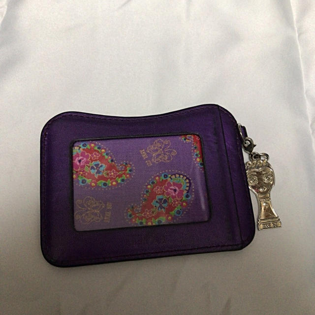 ANNA SUI(アナスイ)のANNA SUI エナメル×レザー 定期入れ レディースのファッション小物(名刺入れ/定期入れ)の商品写真