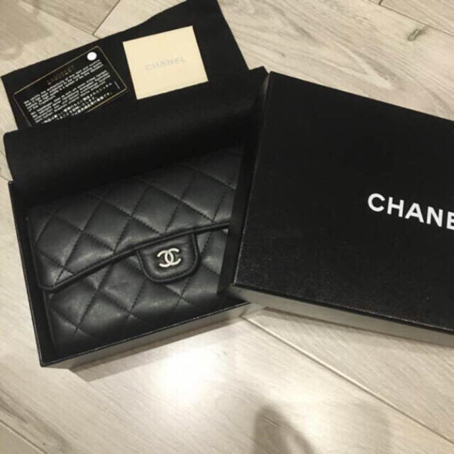 可愛すぎるフェミニンデザイン♪ 専用ページ CHANEL 長財布 マトラッセ