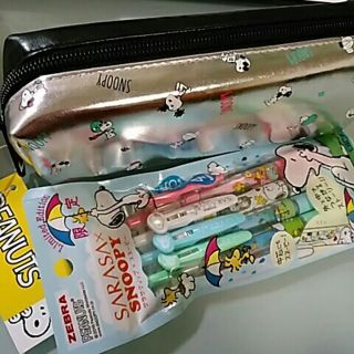 スヌーピー(SNOOPY)の専用出品●スヌーピー●ペンケース＆ペン●未使用(ペンケース/筆箱)