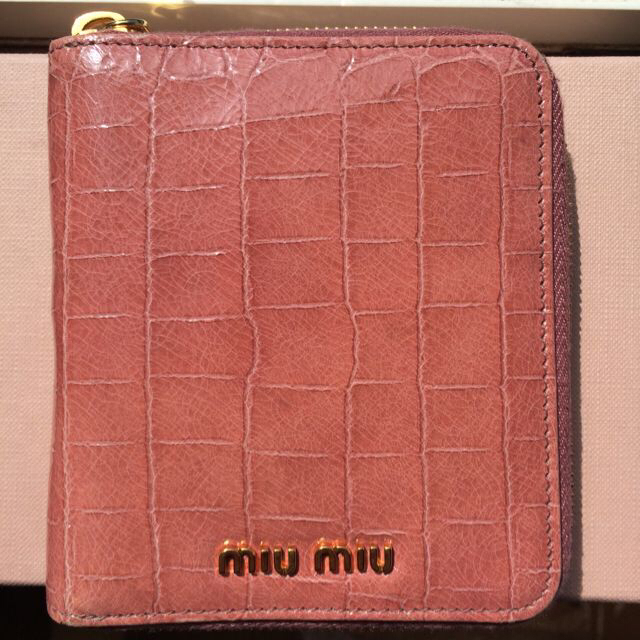 miumiu 二つ折り財布 3