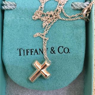 ティファニー(Tiffany & Co.)の半額以下❗️新品ティファニー テンダネスハートクロス(ネックレス)