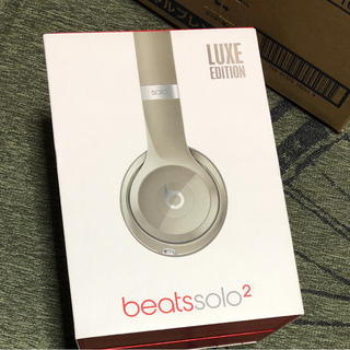 ビーツバイドクタードレ(Beats by Dr Dre)のBeats ヘッドホン Solo2 Luxe Edition シルバー(ヘッドフォン/イヤフォン)