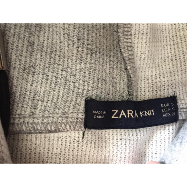 ZARA(ザラ)のZARA グレーフェルト素材 パーカー レディースのトップス(パーカー)の商品写真