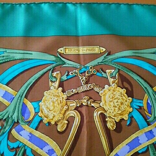 エルメス(Hermes)の☆まーちゃん様専用  エルメス カレ スカーフ グリーン 美しい 美品(バンダナ/スカーフ)