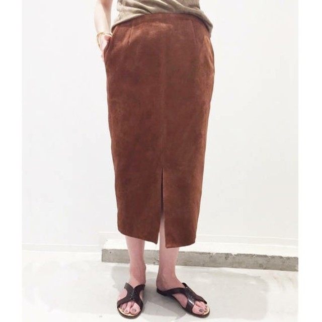 L'Appartement DEUXIEME CLASSE(アパルトモンドゥーズィエムクラス)の新品■Suede Skirt スエードタイトスカート■ブラウン36■アパルトモン レディースのスカート(ひざ丈スカート)の商品写真