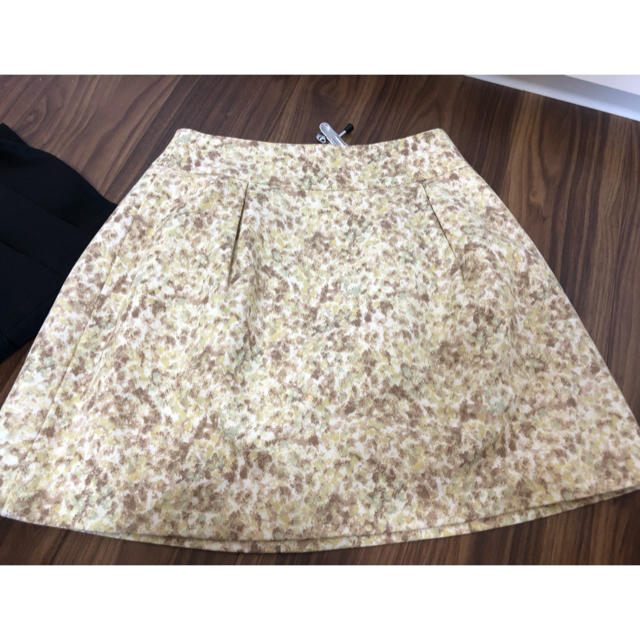 anatelier(アナトリエ)の花柄スカート レディースのスカート(ひざ丈スカート)の商品写真