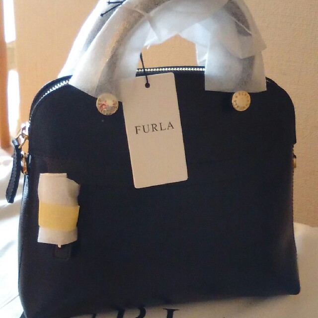 本日限定価格★新品★FURLA★パイパー★黒★Sショルダーバッグ