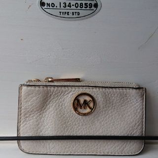 マイケルコース(Michael Kors)のMICHAEL KORS 正規品 パスケース コインケース 白 ホワイト(パスケース/IDカードホルダー)