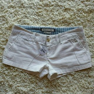 アバクロンビーアンドフィッチ(Abercrombie&Fitch)のタグ付未使用★(ショートパンツ)