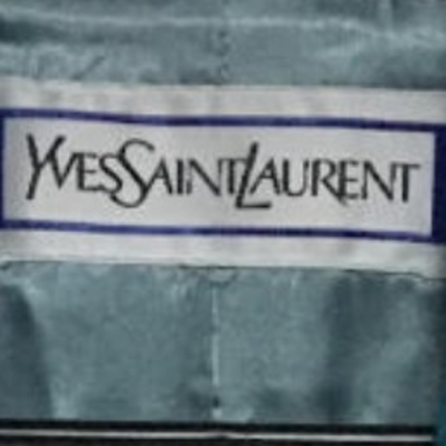 Saint Laurent(サンローラン)のYVES SAlNT LAÚRAENT イブサンローラン　Pコート レディースのジャケット/アウター(ピーコート)の商品写真