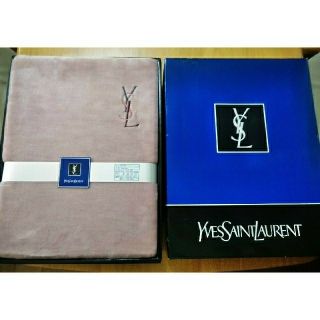 イヴサンローランボーテ(Yves Saint Laurent Beaute)のイヴ・サンローランデザイン　ボアシーツ(シーツ/カバー)