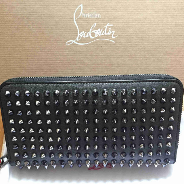 Christian Louboutin 国内正規 Christian Louboutin ルブタン パネトーネ 財布の通販 By Adgjm S Shop クリスチャンルブタンならラクマ