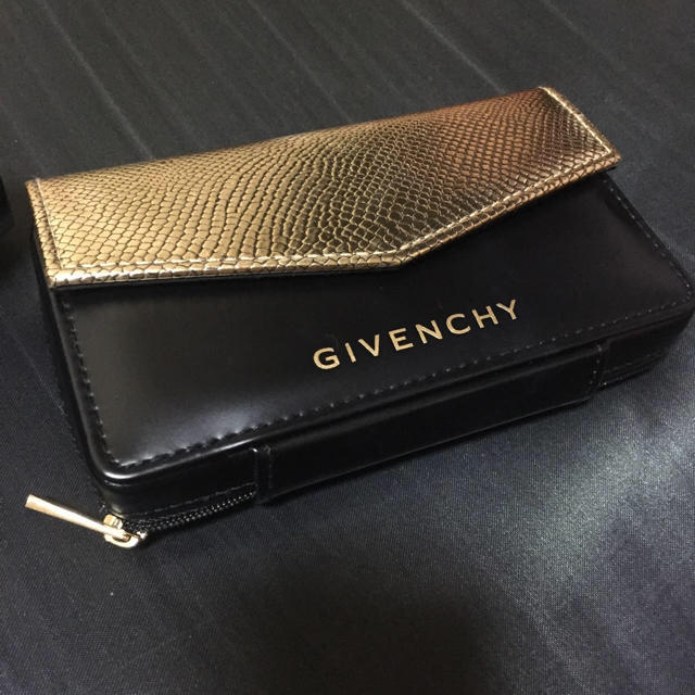 GIVENCHY(ジバンシィ)の引越しセール中！アイシャドウパレット コスメ/美容のベースメイク/化粧品(アイシャドウ)の商品写真