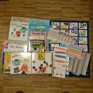 nnniiinnnさま専用   ワールドワイドキッズ 絵本23冊とCDまとめて (知育玩具)