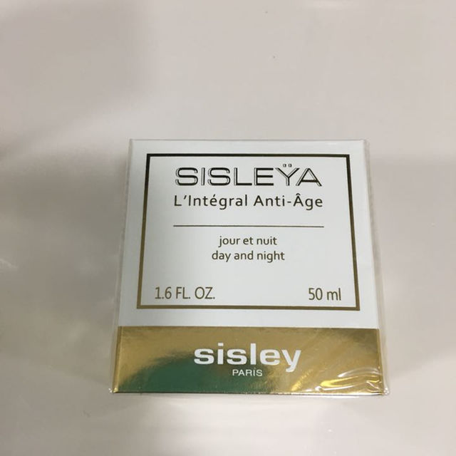 Sisley(シスレー)のシスレイヤ インテグラル50mlさらに値下げいたします！ コスメ/美容のスキンケア/基礎化粧品(乳液/ミルク)の商品写真