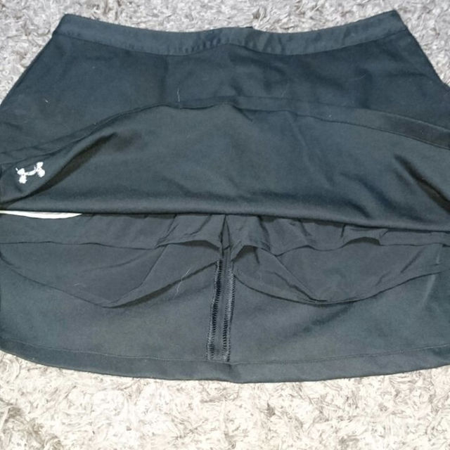 UNDER ARMOUR(アンダーアーマー)の●値下げ❗一度着用 UNDER ARMOUR★キュロットスカート スポーツ/アウトドアのゴルフ(その他)の商品写真