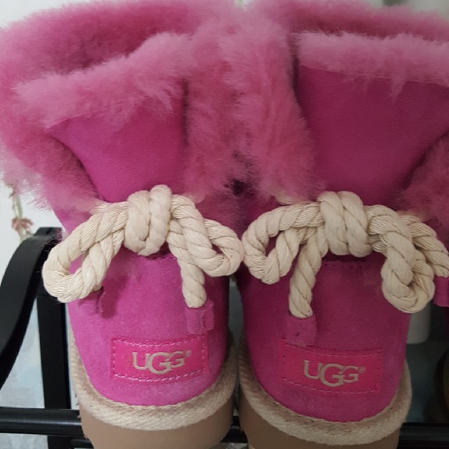 再値下げしますUGG　ピンクショートブーツ22cm