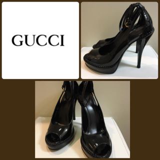 グッチ(Gucci)のGUCCI♡ブラックエナメル アンクルストラップ パンプス♡(ハイヒール/パンプス)