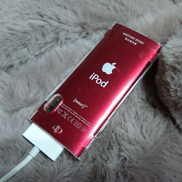 Apple(アップル)の【中古】iPod nano 第5世代【8㌐Red】 スマホ/家電/カメラのオーディオ機器(ポータブルプレーヤー)の商品写真