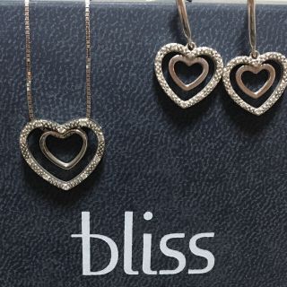 ブリス(Bliss)の【JEWEL様専用】【ネックレス&ピアスセット】ハート型 bliss 証明書あり(ネックレス)