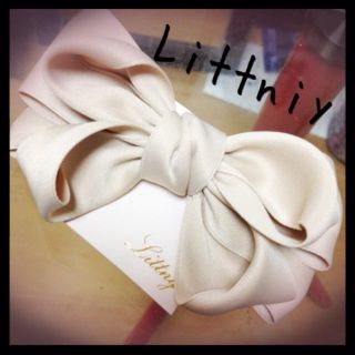 Littny ビックリボンバレッタ新品(ヘアピン)