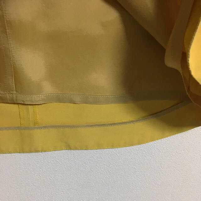 TOMORROWLAND(トゥモローランド)のTOMORROWLAND スカート（黄色） レディースのスカート(ひざ丈スカート)の商品写真