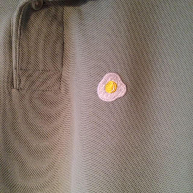 I am I(アイアムアイ)のIamI 目玉焼き刺繍ポロシャツ レディースのトップス(ポロシャツ)の商品写真