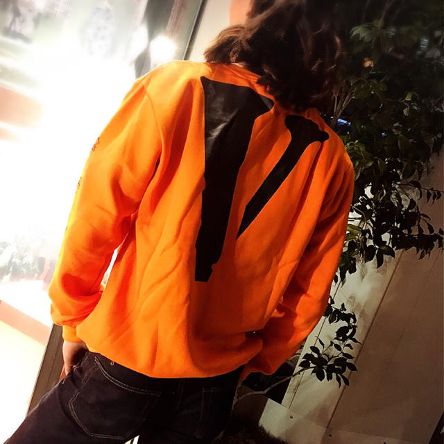 OFF-WHITE(オフホワイト)の送料込み3900円 Vlone×off white トレーナー スウェット メンズのトップス(スウェット)の商品写真