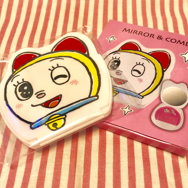 3COINS(スリーコインズ)の新品未使用 3COINS ドラミちゃん ミラー&コーム ドラえもん レディースのファッション小物(ミラー)の商品写真