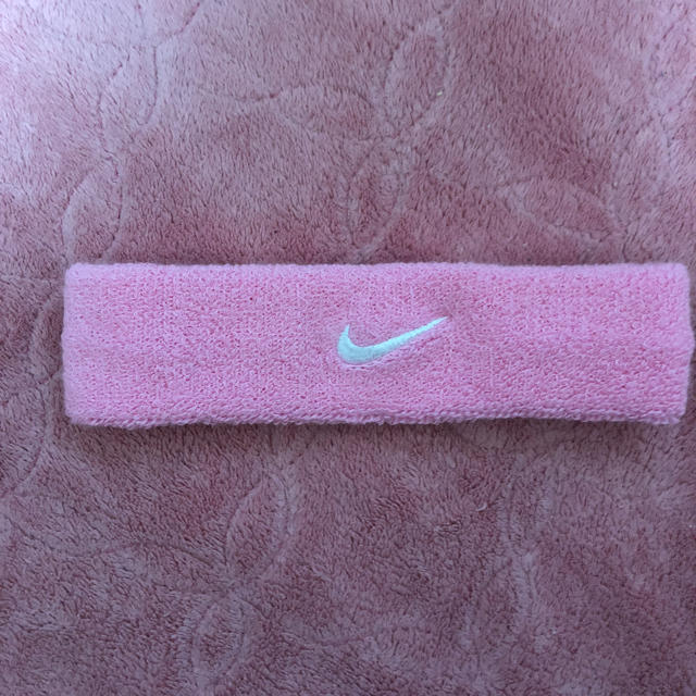 NIKE(ナイキ)のnike ピンク ヘアバンド メンズのアクセサリー(その他)の商品写真