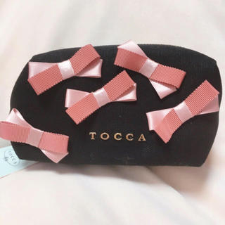 トッカ(TOCCA)の♡TOCCA♡新品タグ付き♡リボンポーチ♡ブラック♡ピンク♡(ポーチ)